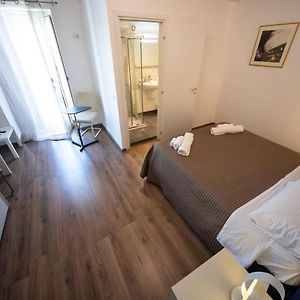 Zurria Rooms